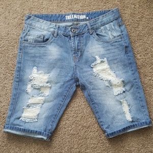 Distressed Skinny Jean shorts 🗯